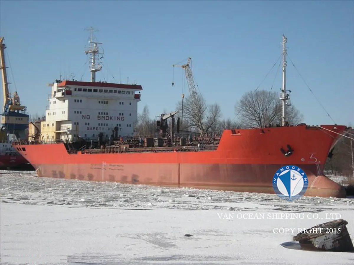 Olje-/kjemikalietanker til salgs