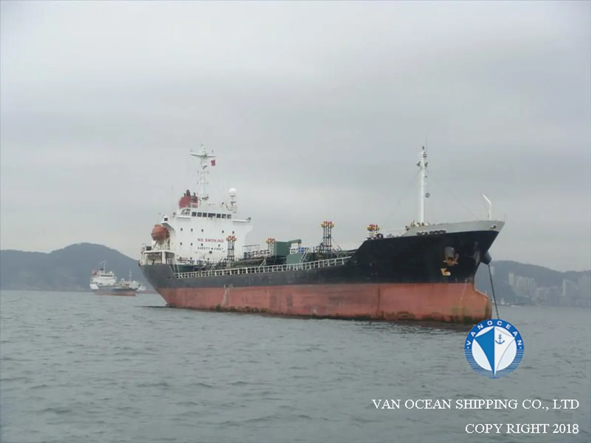 Olje-/kjemikalietanker til salgs
