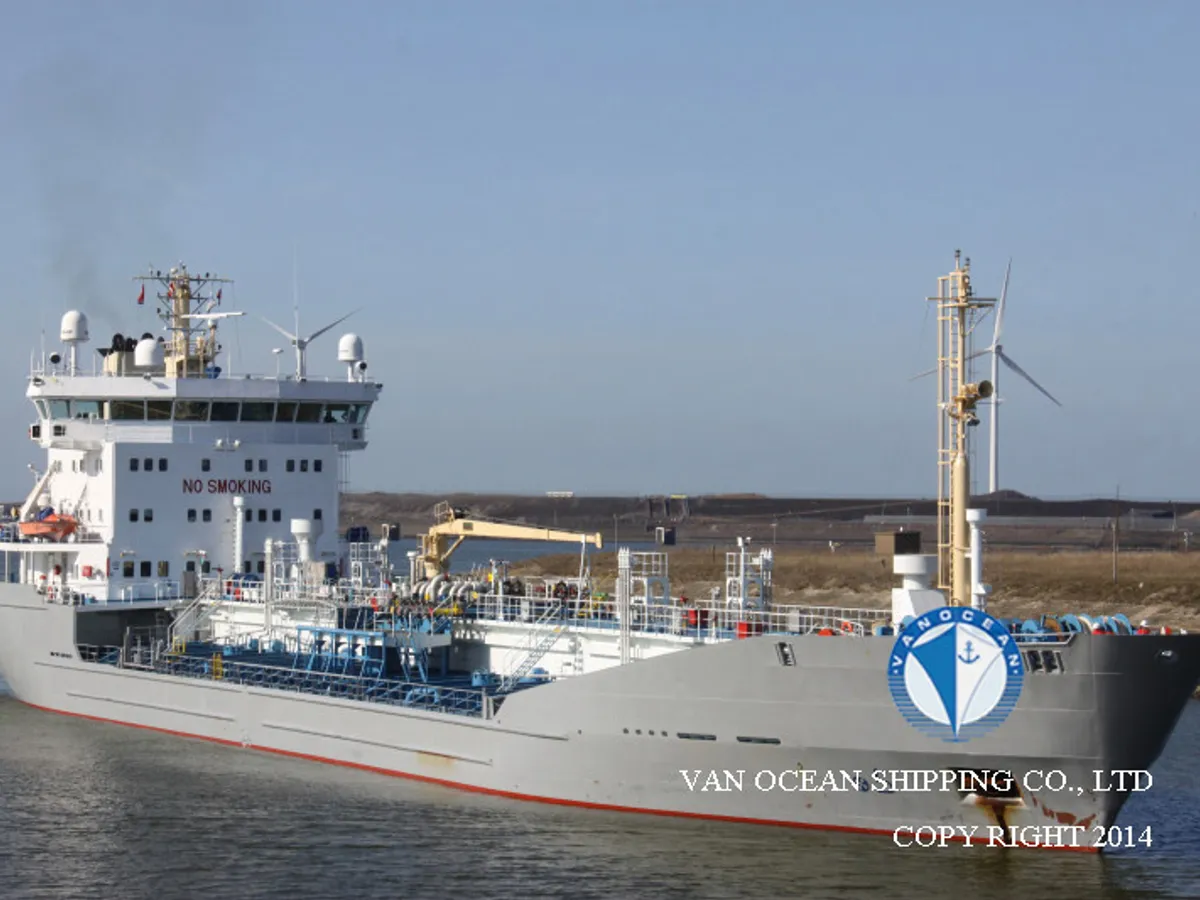 Olje-/kjemikalietanker til salgs