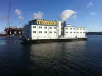 Floating hotel til salgs