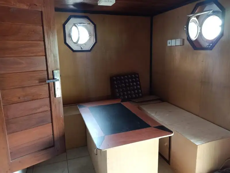 Landingsfartøy, tank til salgs
