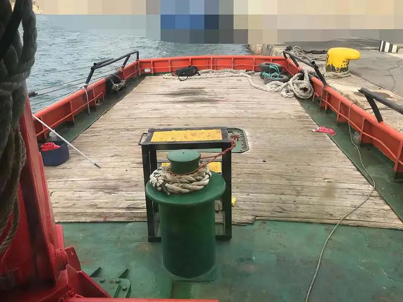 Arbeidsbåter til salgs