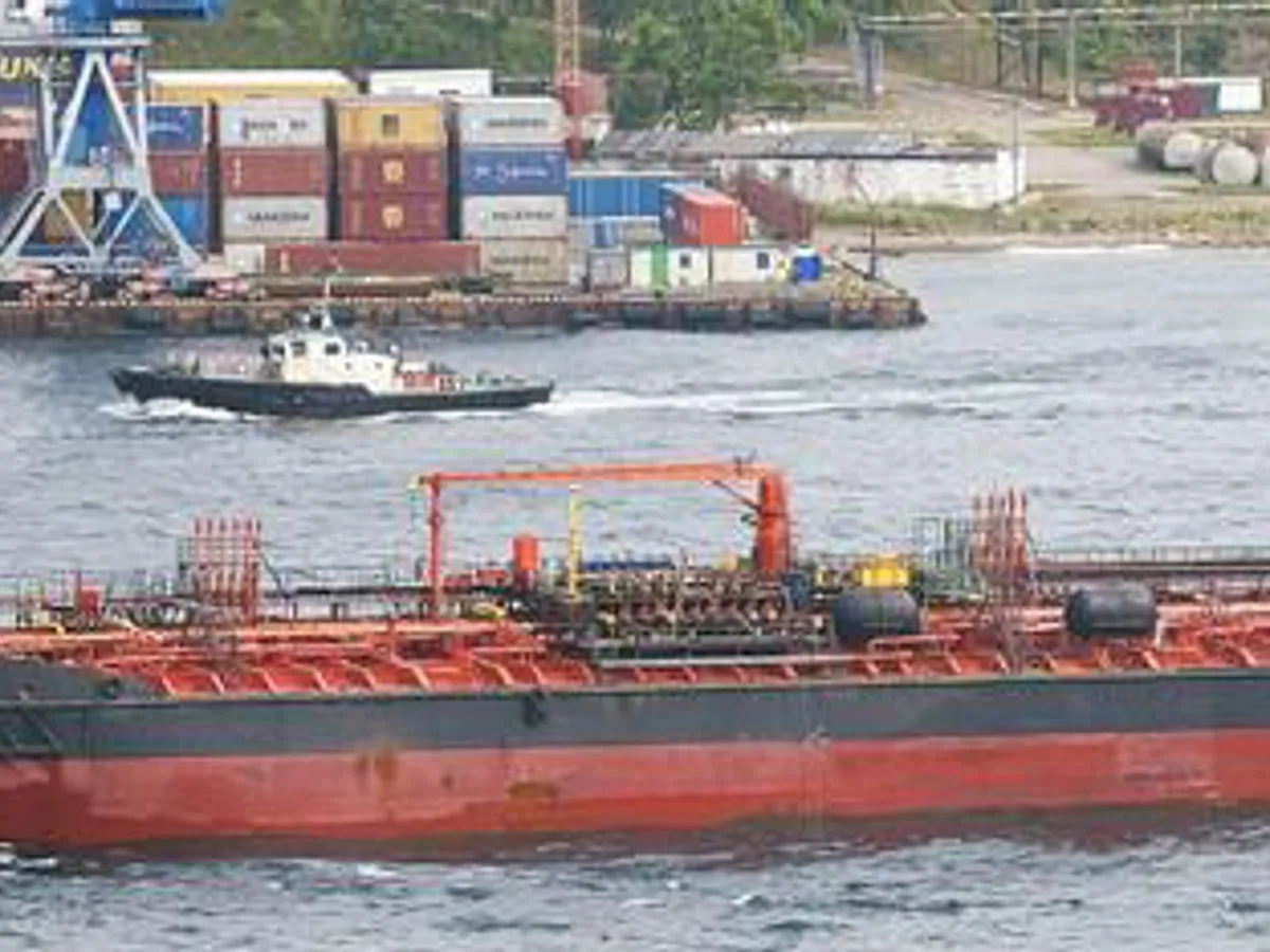 Olje-/kjemikalietanker til salgs
