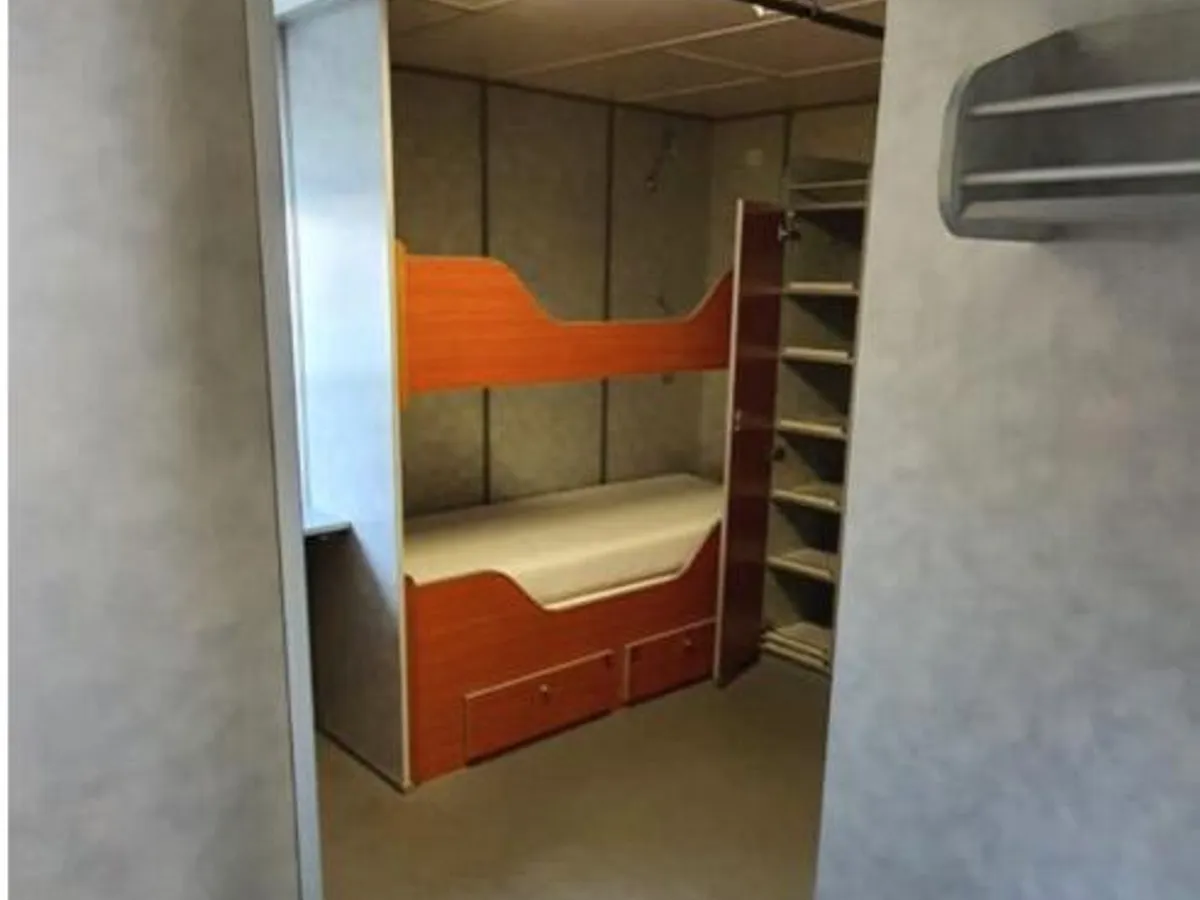 Arbeidsbåter til salgs