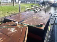 Ponton til salgs