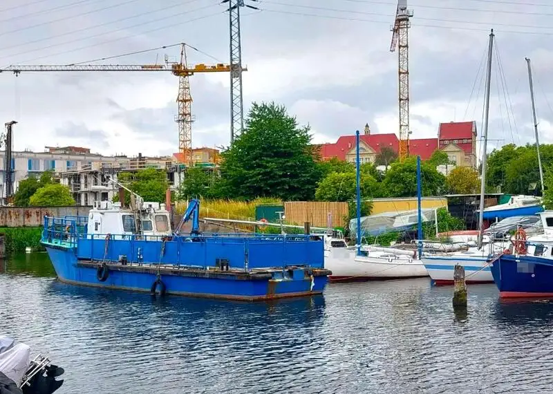 Arbeidsbåter til salgs