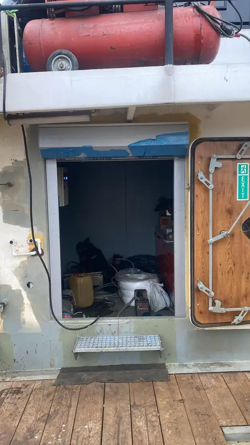 Arbeidsbåter til salgs