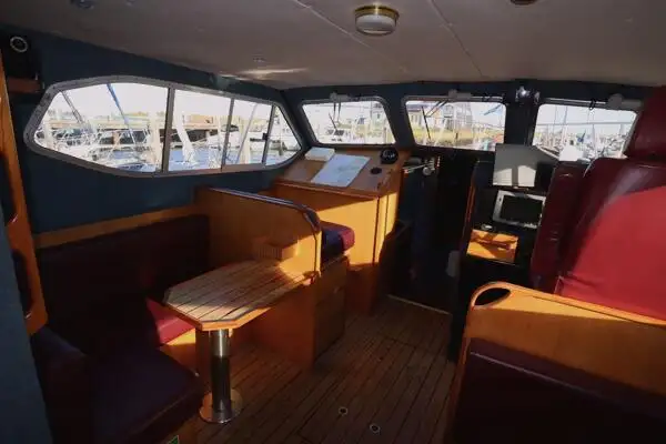 Patruljebåt til salgs