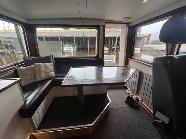 Arbeidsbåter til salgs