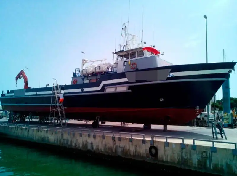 Mannskapsbåt til salgs