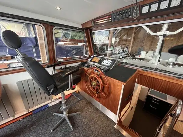 Arbeidsbåter til salgs